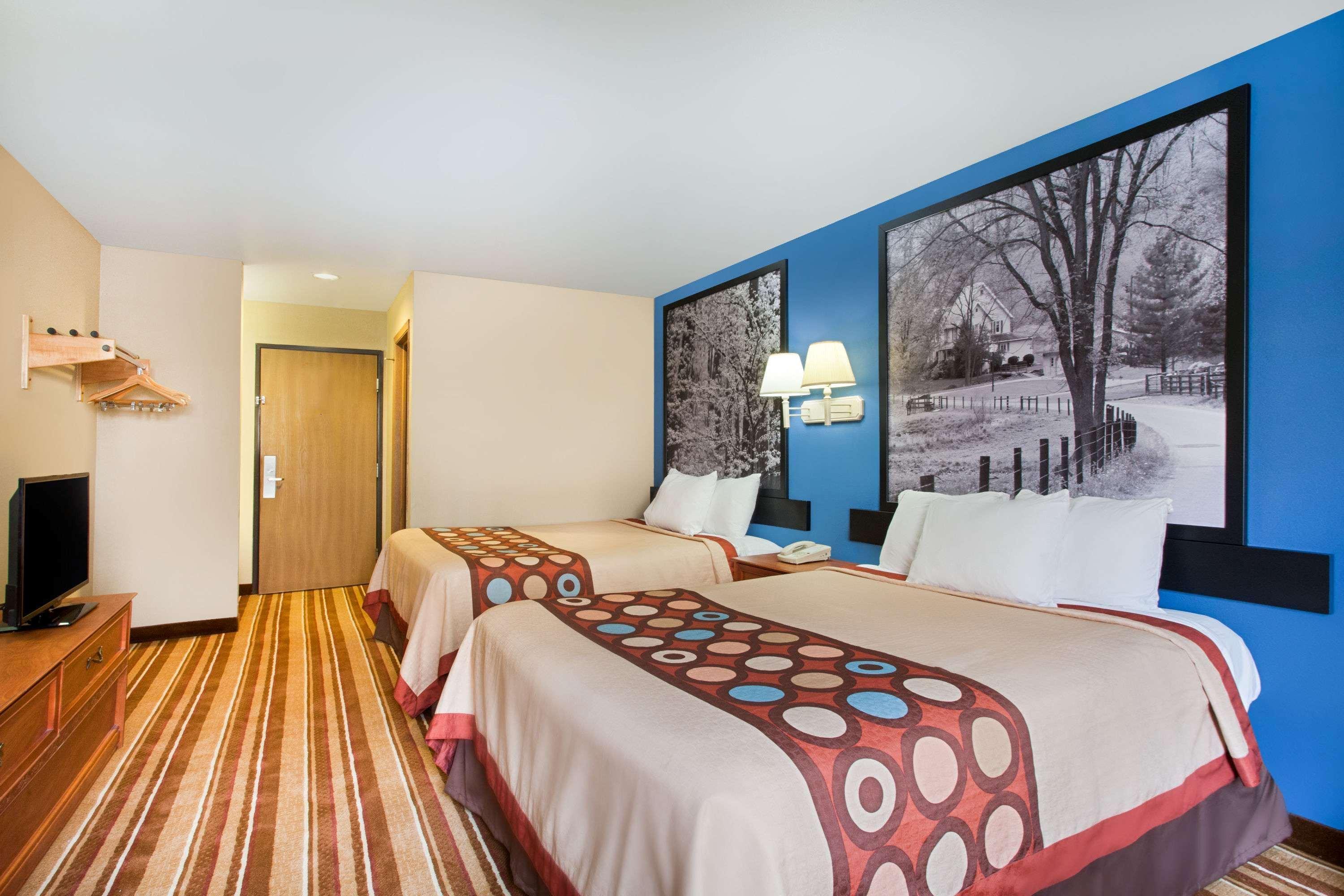 Hotel Super 8 By Wyndham Defiance