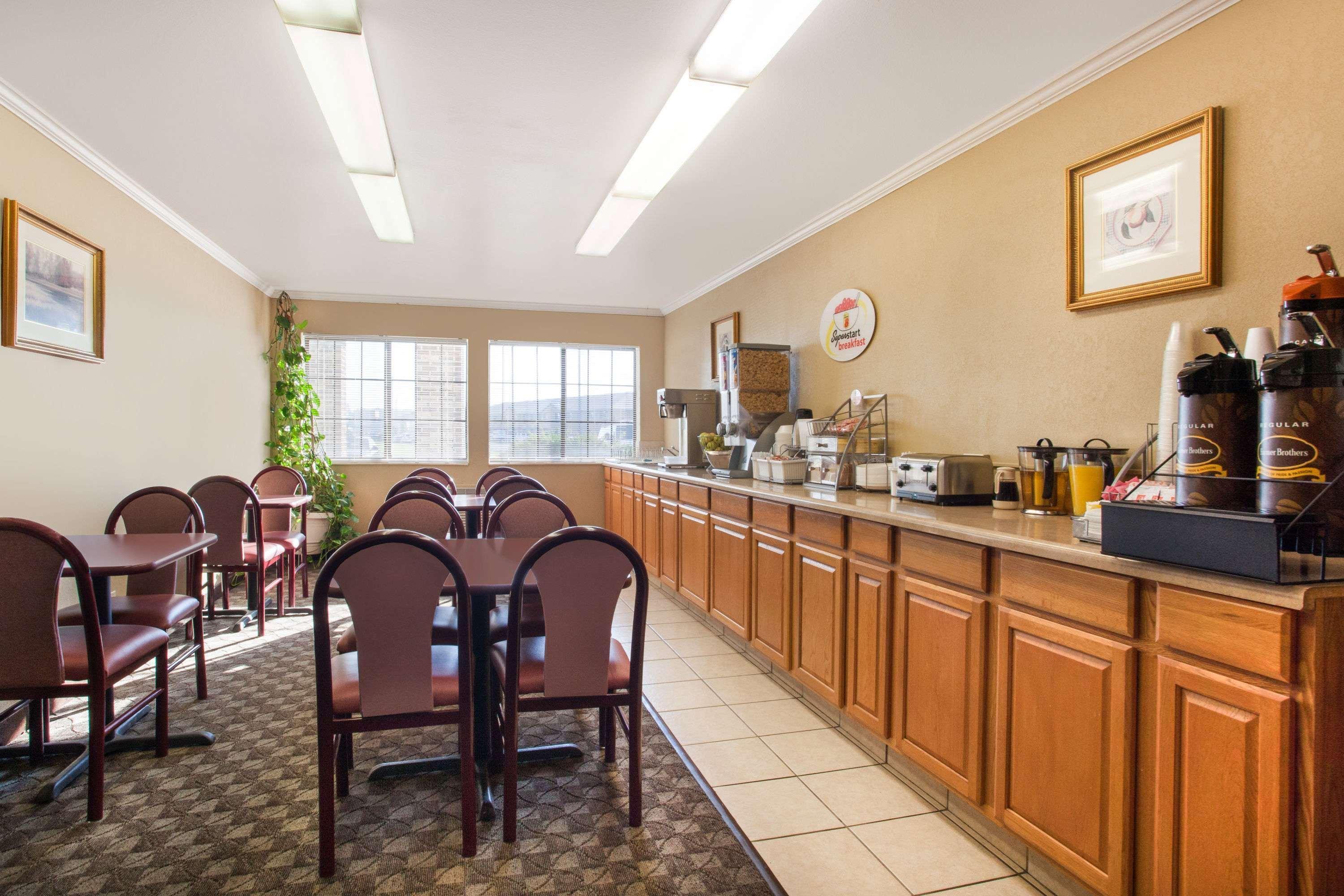 Super 8 By Wyndham 2*