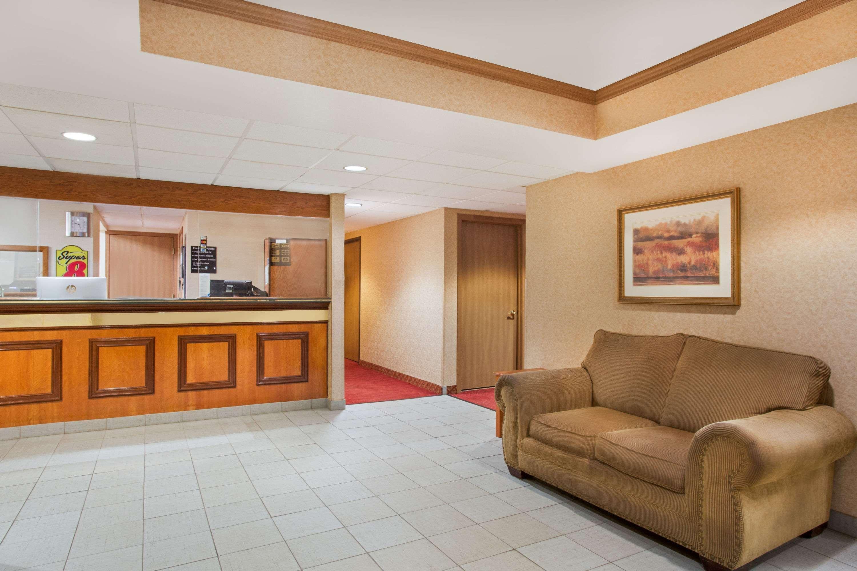 Super 8 By Wyndham Hotel